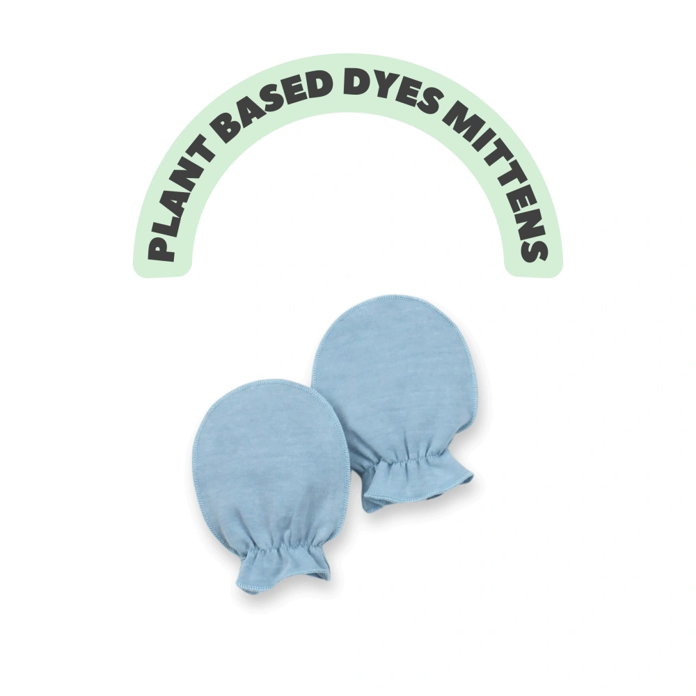 Organic cotton baby mittens in plant-dyed beige - Senseng