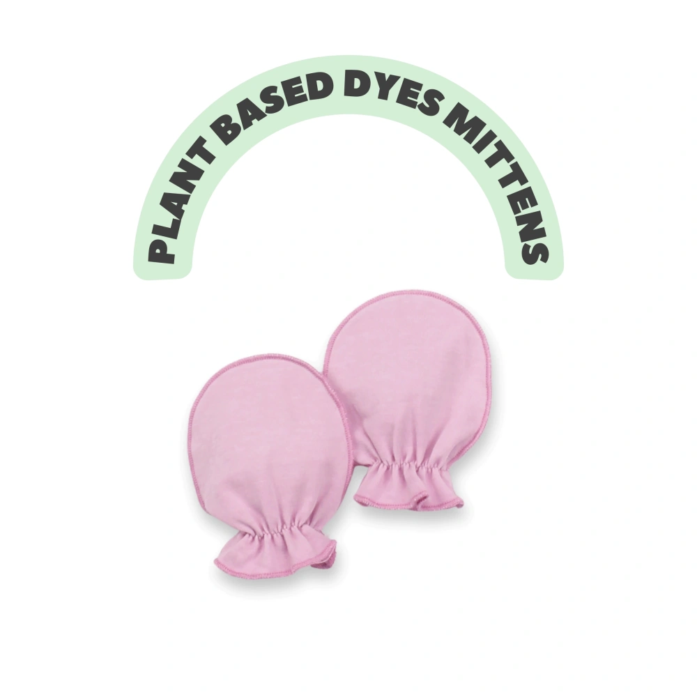 Organic cotton baby mittens in plant-dyed beige - Senseng