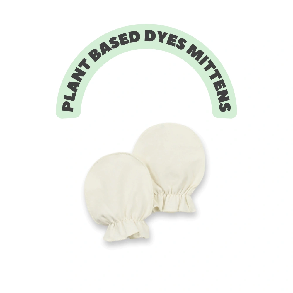 Organic cotton baby mittens in plant-dyed beige - Senseng