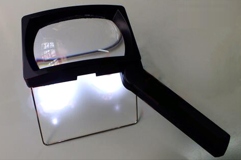 Rechargeable LED folding magnifier with bracket  C-7854