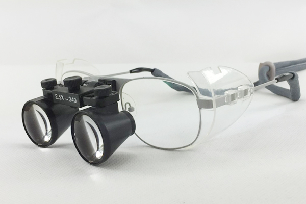 Medical light CHL-JC-M06C-BP With Flip Up dental surgical loupes  2.5x 3.0x 3.5x Titanium  frames 