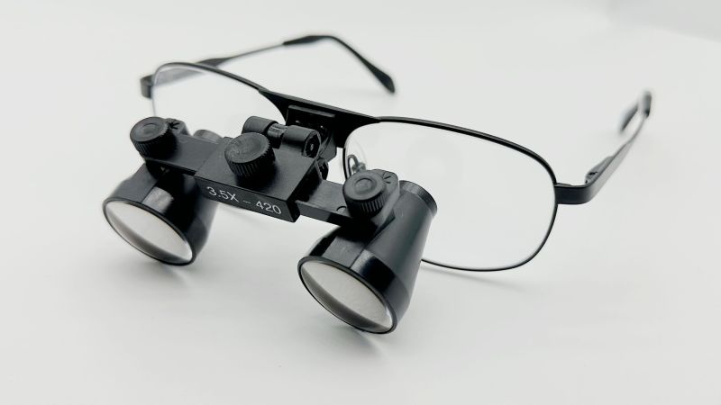 Flip Up dental loupes surgical Loupes 2.5x 3.0x 3.5x with Titanium Frames