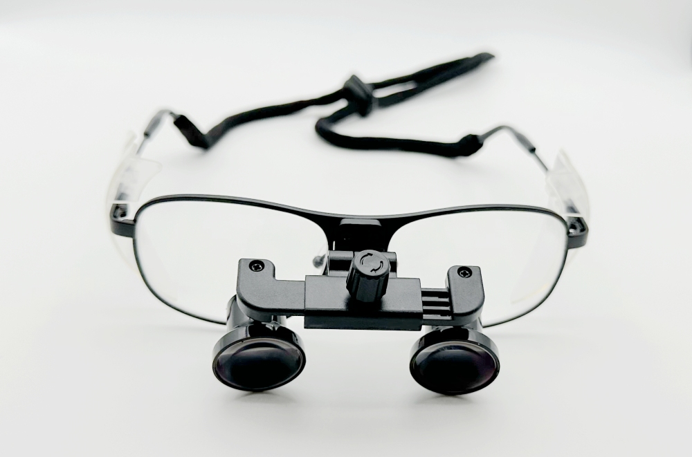 New Flip Up dental loupes surgical Loupes 2.5x 3.0x 3.5x with Titanium Frames CHL serie
