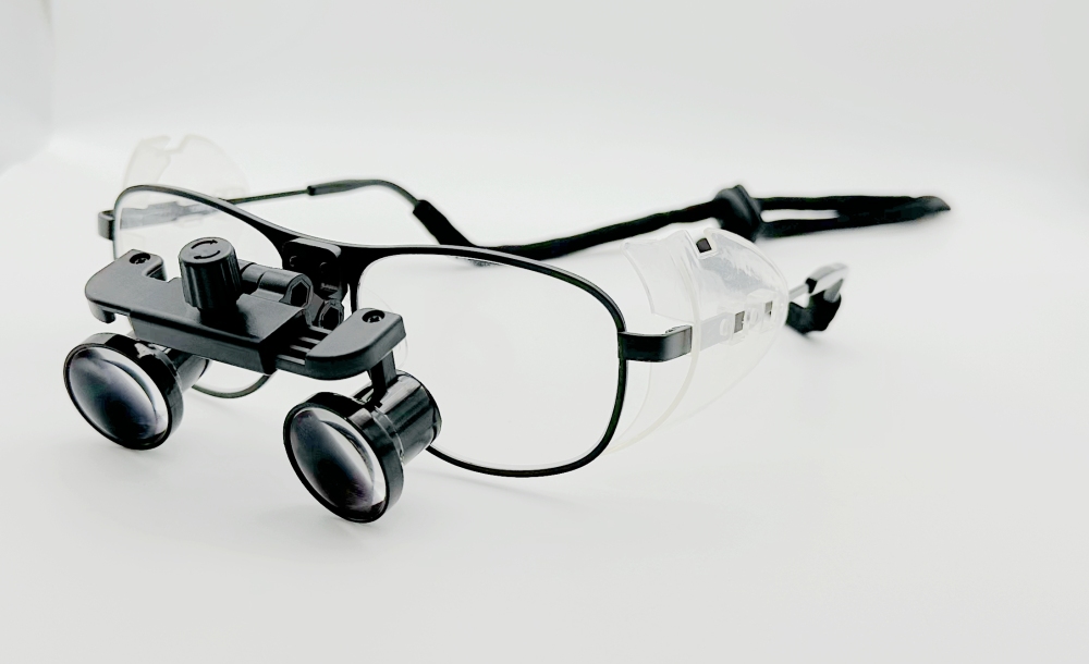 New Flip Up dental loupes surgical Loupes 2.5x 3.0x 3.5x with Titanium Frames CHL serie