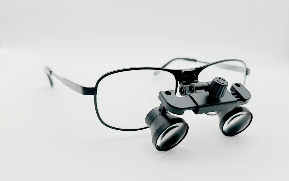 CHL Flip Up dental loupes surgical Loupes 2.5x 3.0x 3.5x with Titanium Frames CHL serie