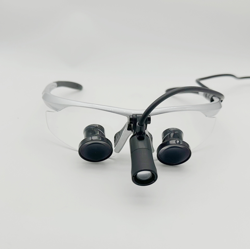 TTL Dental Loupes Surgical Loupes Medical Magnifying glasses  2.5x 3.0x 3.5x with Sports frames CHL series WIth Light CHL-JCM-06C-BP