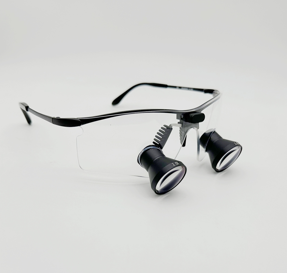 New Sporty TTL Dental loupes Surgical loupes Medical Magnifying Glasses 2.5x 3.0x 3.5x Titanium Frames