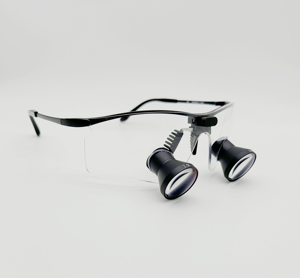 New Sporty TTL Dental loupes Surgical loupes Medical Magnifying Glasses 2.5x 3.0x 3.5x Titanium Frames