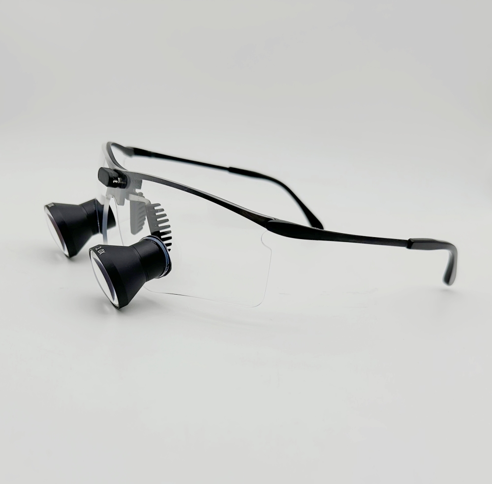 New Sporty TTL Dental loupes Surgical loupes Medical Magnifying Glasses 2.5x 3.0x 3.5x Titanium Frames