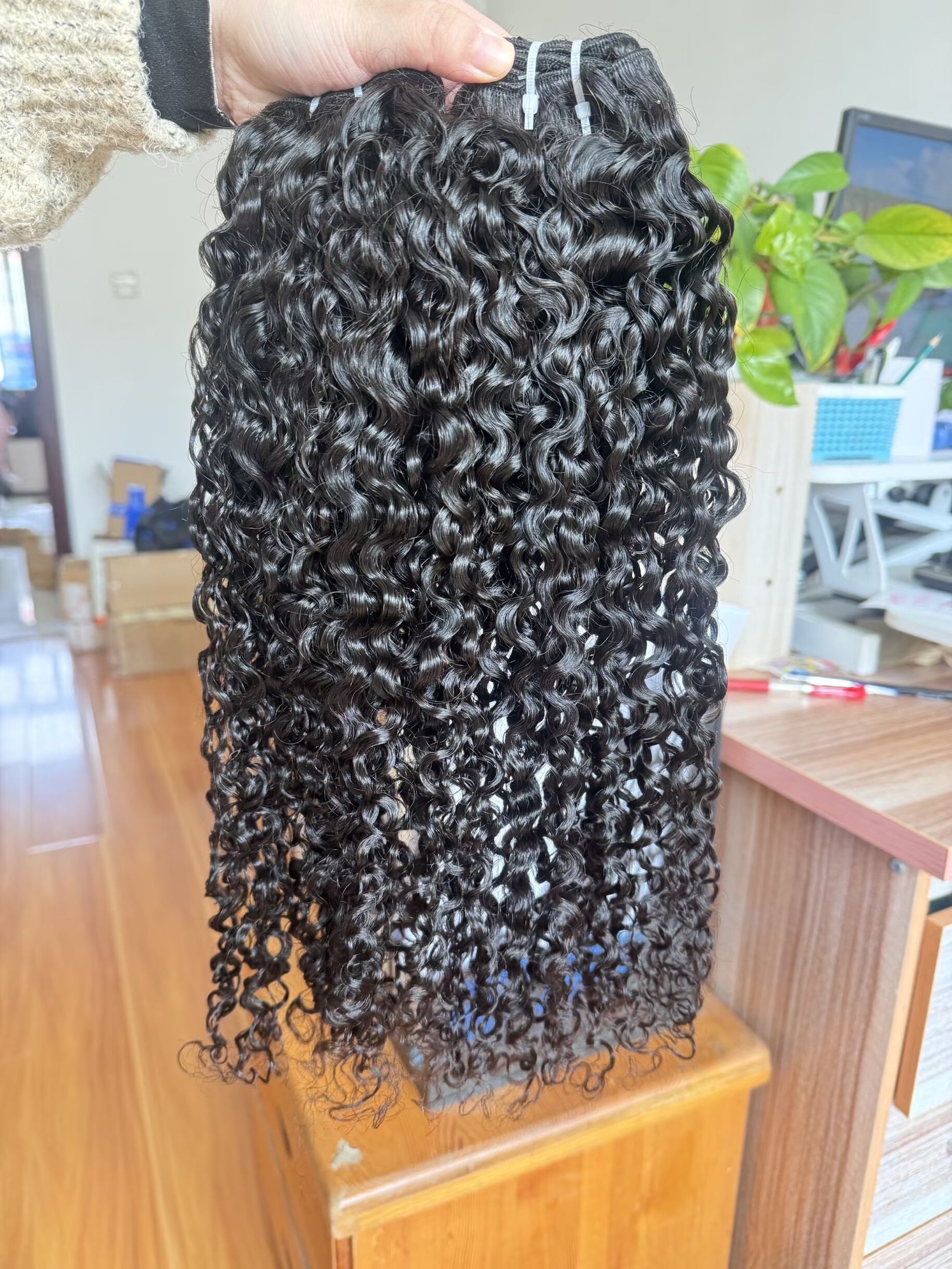 2026 New Arrival Dyed Great Raw Cambodian Kinky Curly Hair Soft Kinky Curly Human Virgin Cambodian Hair Extensions Can Be Bleached