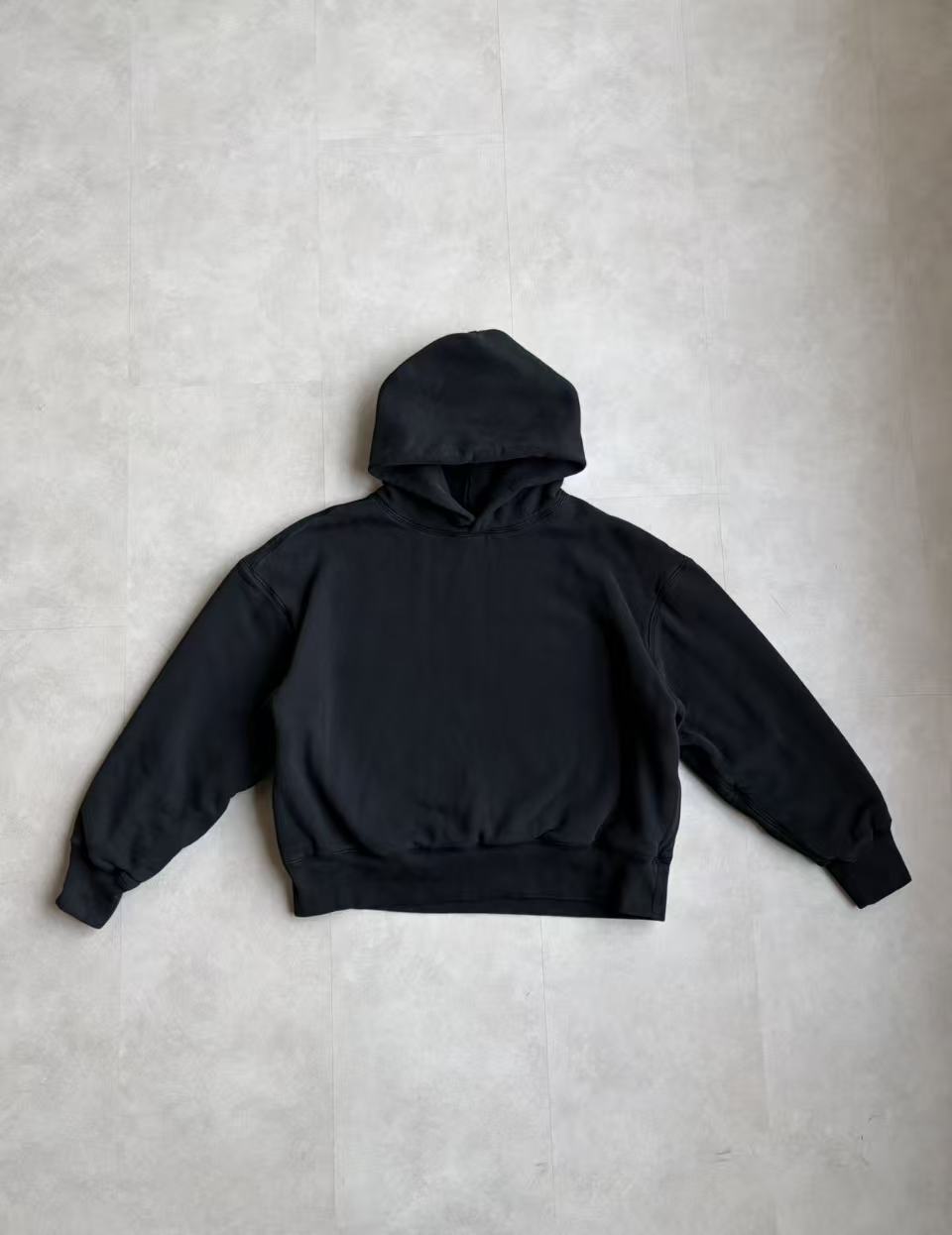 PERFECT HOODIE IN BLACK