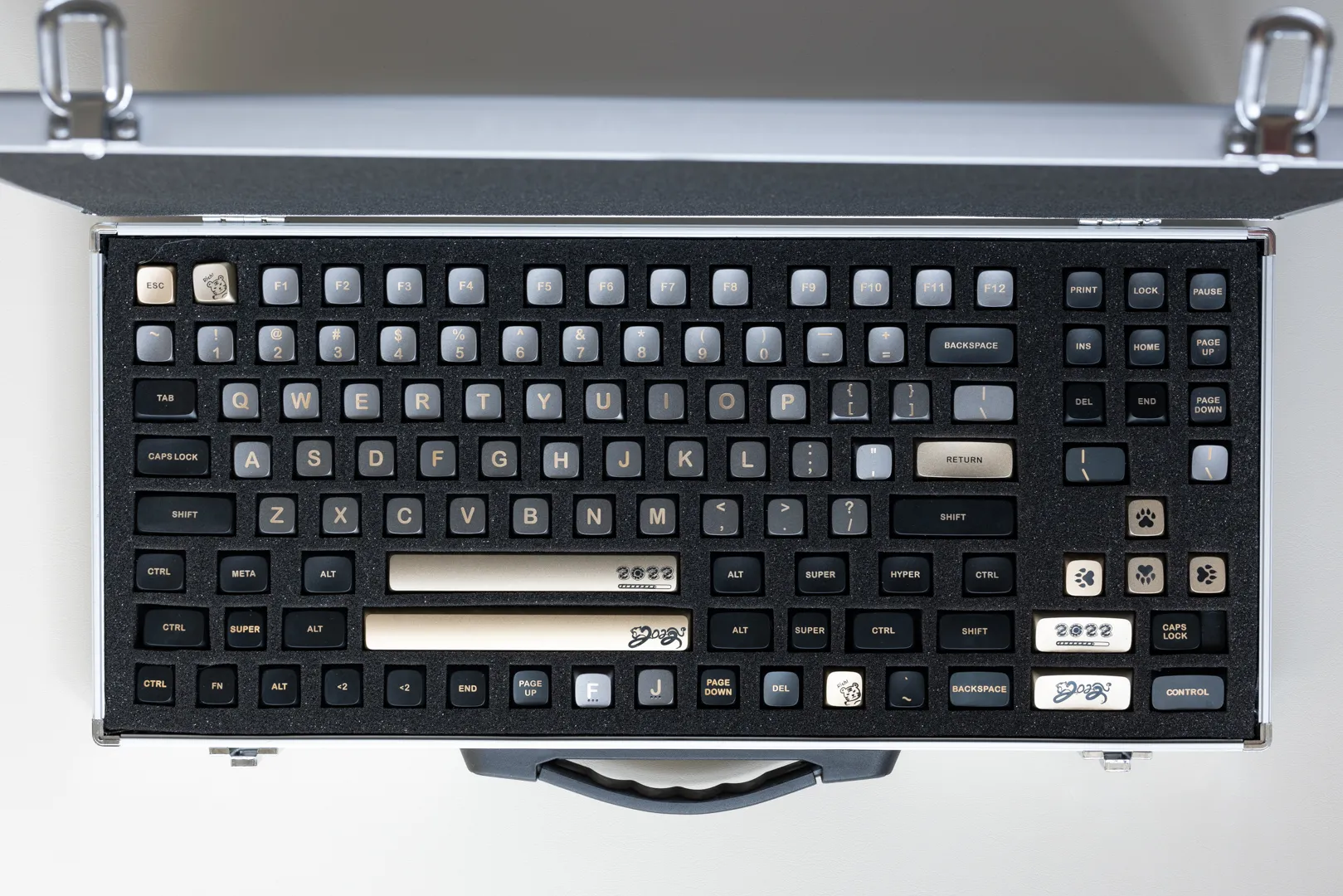 Gateron Aluminum Alloy Full Set Keycap: Elegance Meets Strength in