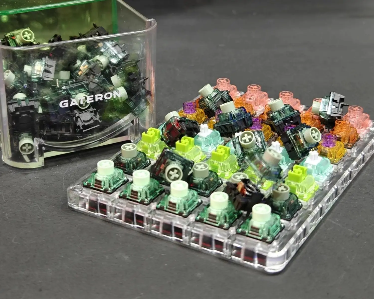 Gateron Magnetic Jade Emerald Switch Makes Global Debut, Stuns at