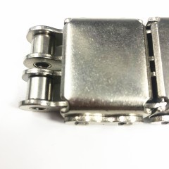 CONVEYOR CHAINS WITH ATTACHMENT