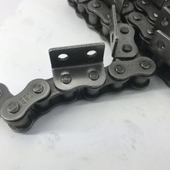 CONVEYOR CHAIN WITH ATTACHMENT