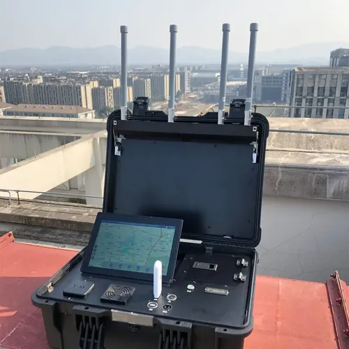 Suitcase Portable UAV FPV monitoring equipment can locate position drone and pilot comprehensive detection platform VS DJI aeroscope mobile G8 G16 detect dji autel fpv mavic 900MHz 1.2GHz 2.4GHz 5.2GHz 5.8GHz