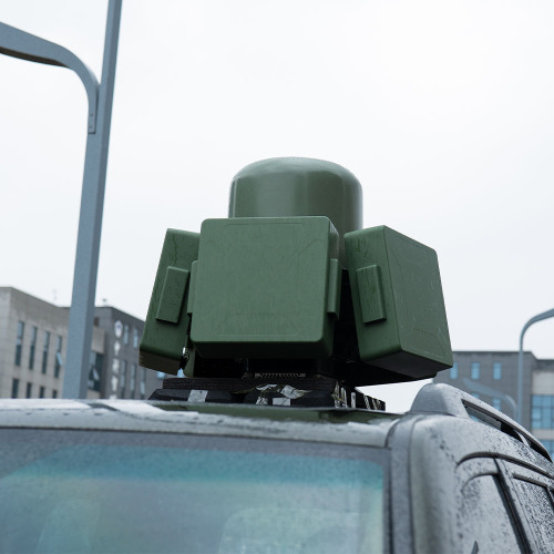 Vehicle-Mounted Anti-Drone Detection and Jamming Equipment Featuring Passive Detection, DJI RID Data Decoding, Real-Time Drone Trajectory Display, 0–1200m Altitude Coverage and High-Performance FPV Interference