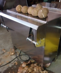 Good Price Automatic Coconut Brown Skin Peeling Machine Auto Dry Coco Testa Peeler Removing Equipment Manufacturer for Sale