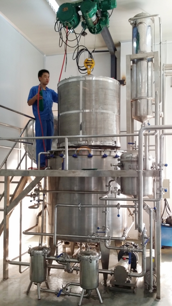 Sandalwood Essential Oil Distiller Machine Cardamom Oil Steam Distillation Plant Extraction Equipment Extractor for Sale