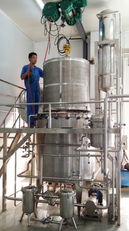 Good Price Automatic Rose Essential Oil Steam Distillation Plant Auto Roses Water Extracting Equipment Make Machines for Sale