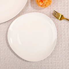 Rounded Triangle Dinner Plate