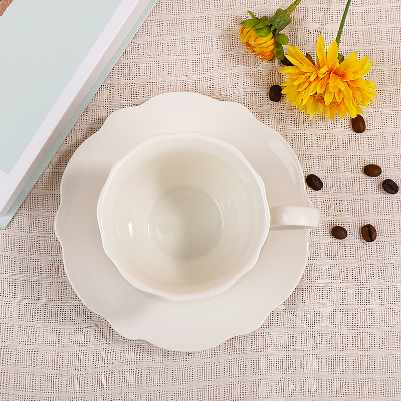 Cut Edge Saucer&Cup