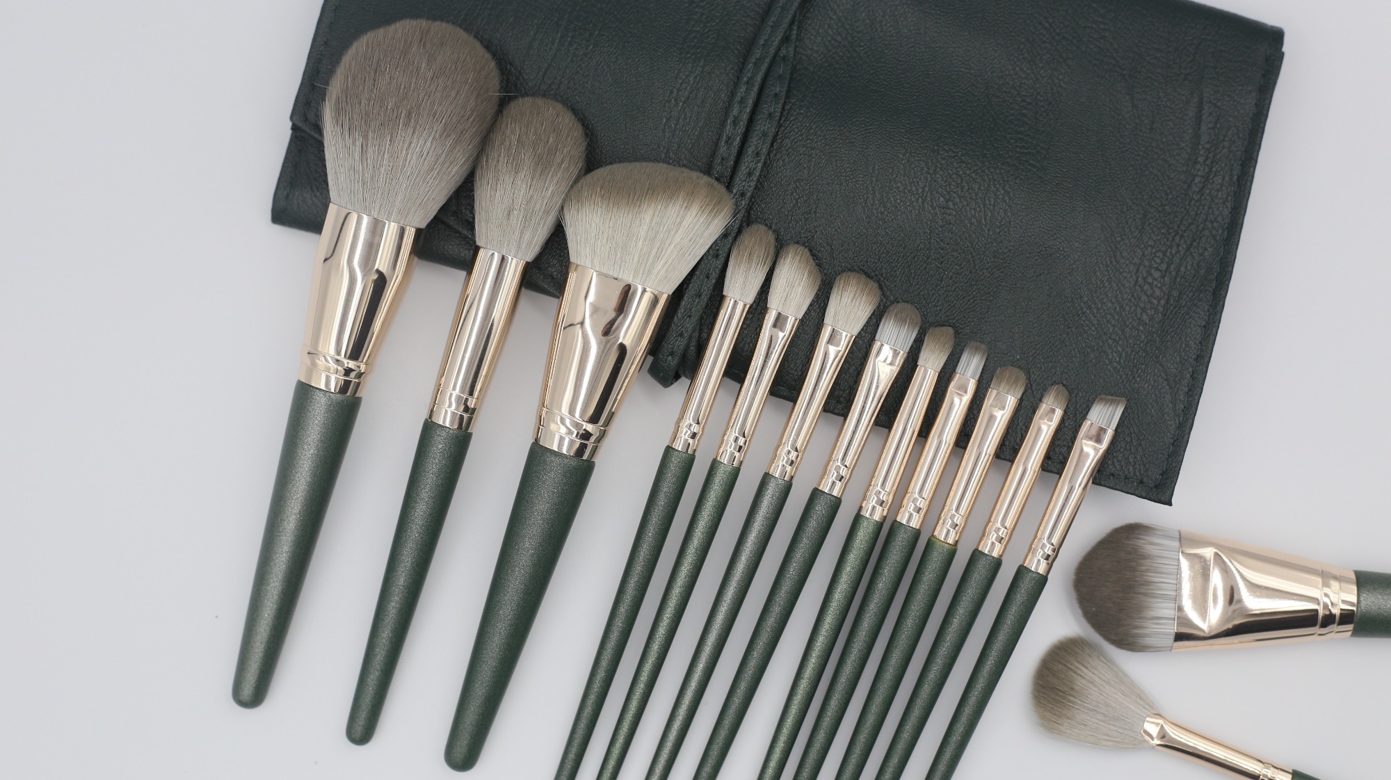 M1401 Green aluminum tube gradient wool makeup brush set