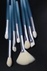 M1203 White Hair Sky Blue Gradient Handle Makeup Brush Set