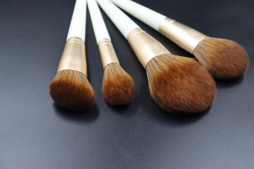 M1301 Red Brown White Handle Makeup Brush Set