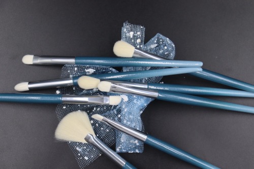 M1203 White Hair Sky Blue Gradient Handle Makeup Brush Set
