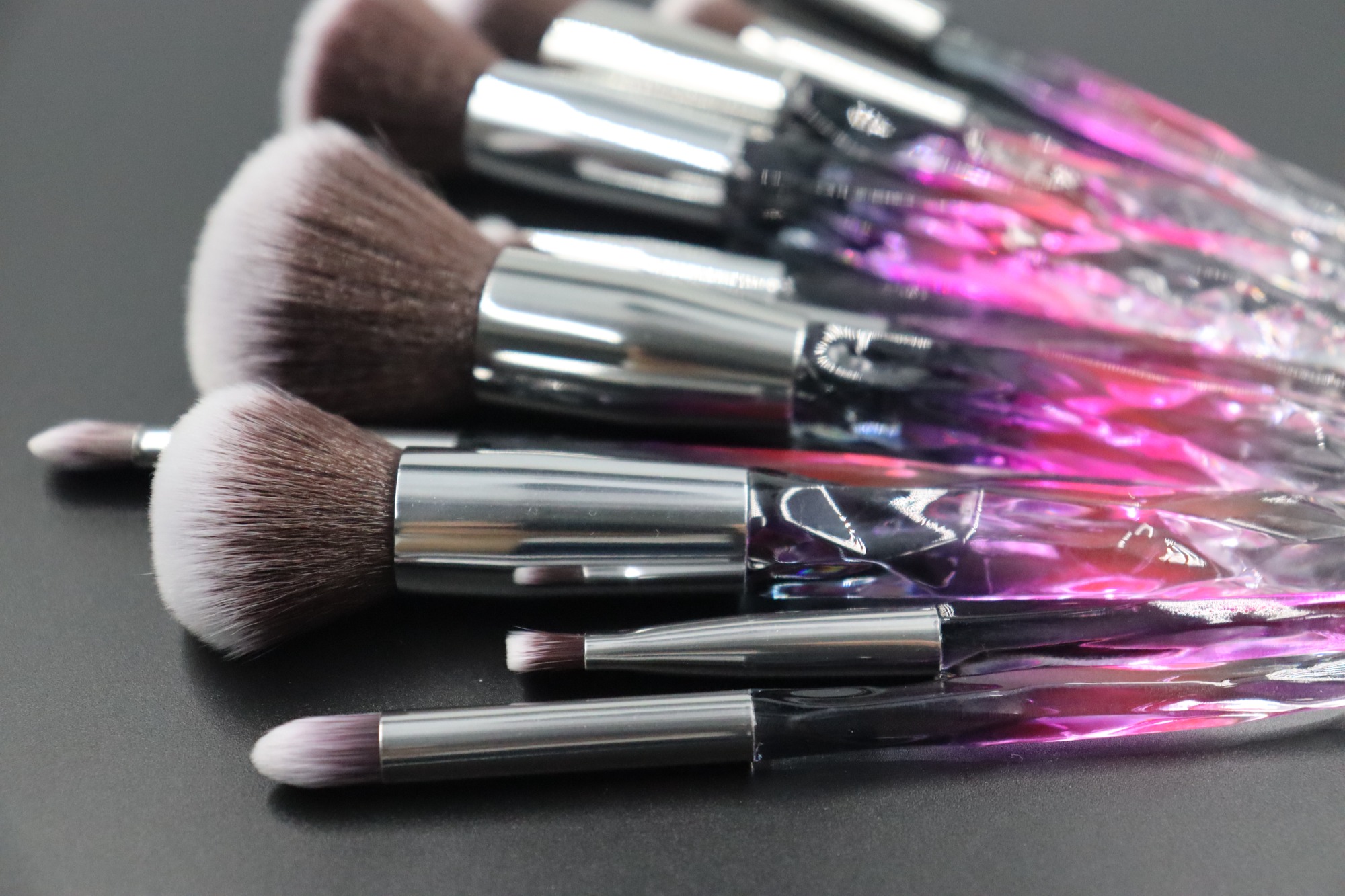 M1102 White gray fur powder black crystal handle