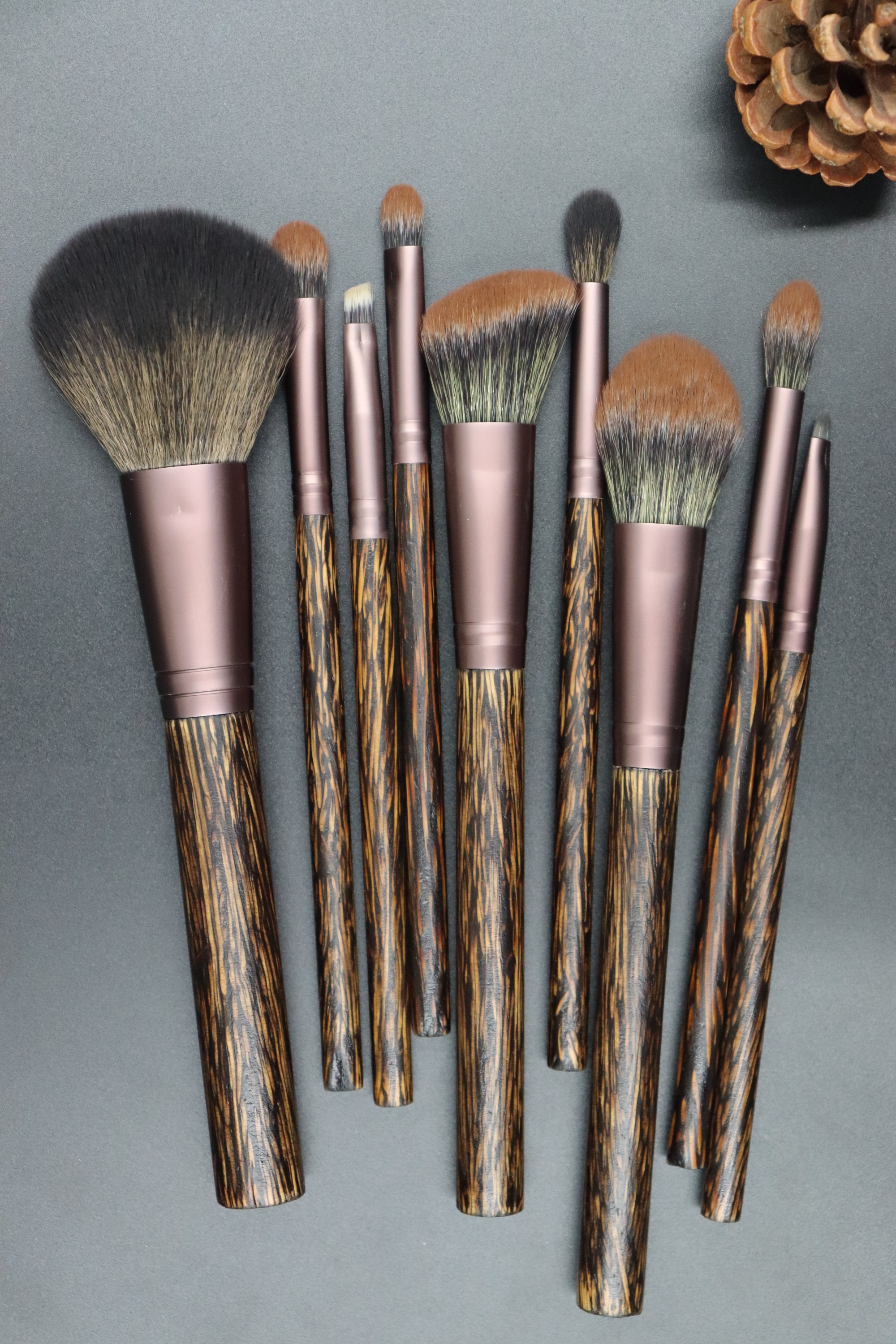 M901 Tan hair make-up brush set with old native wooden handle
