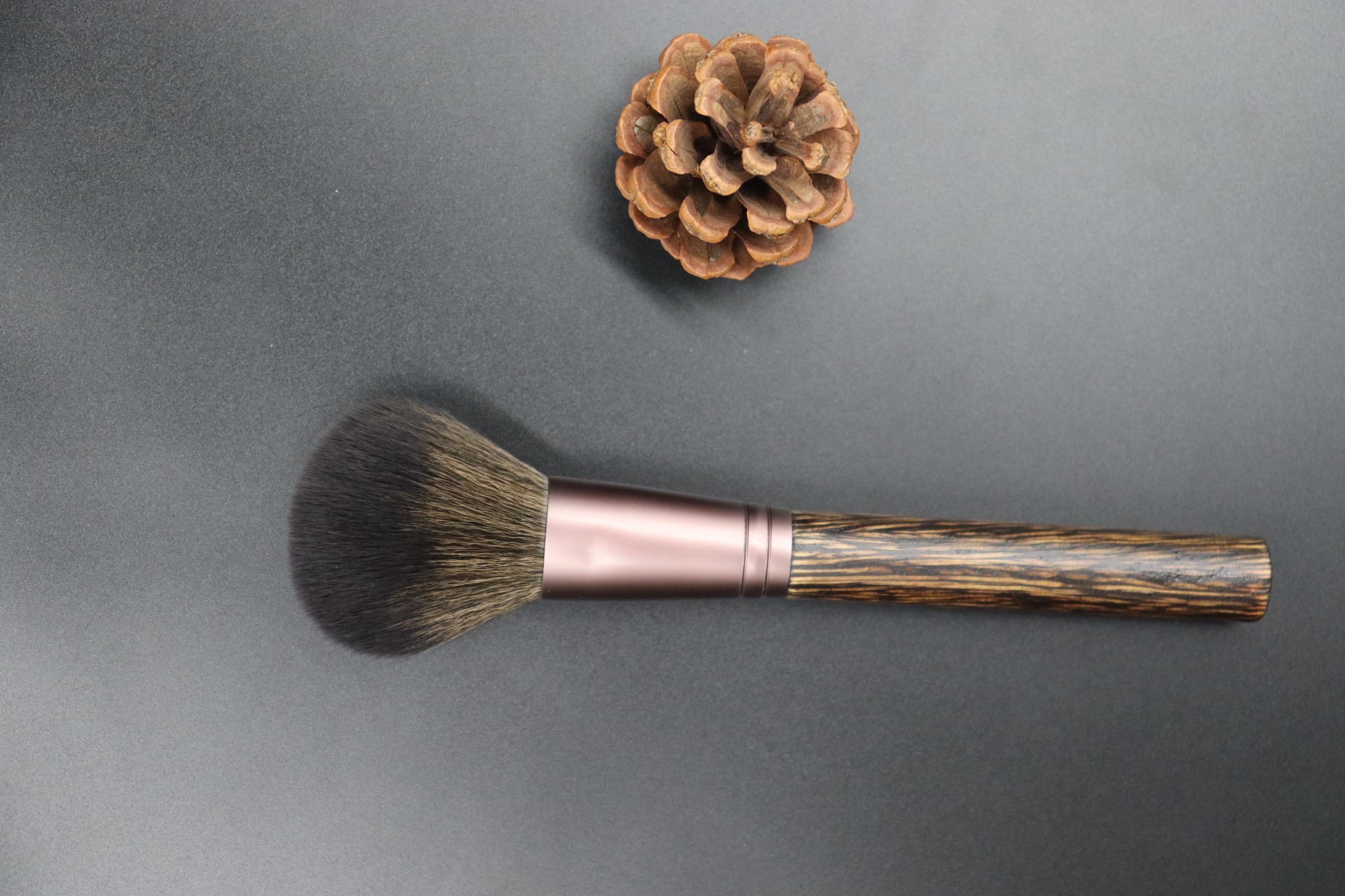 M901 Tan hair make-up brush set with old native wooden handle