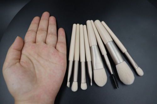 M803 Milk White Short Brush Travel Brush Set