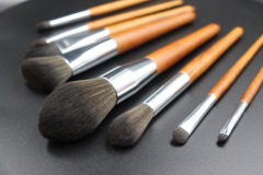 M802 Taupe Hair Native Wooden Handle Makeup Brush Set