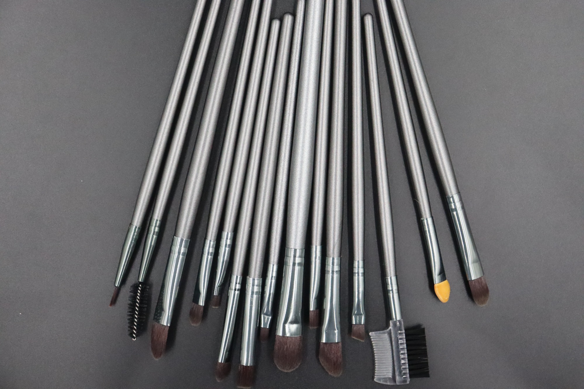 M2201 Silver Handle Makeup Artist Professional Makeup Brush Set
