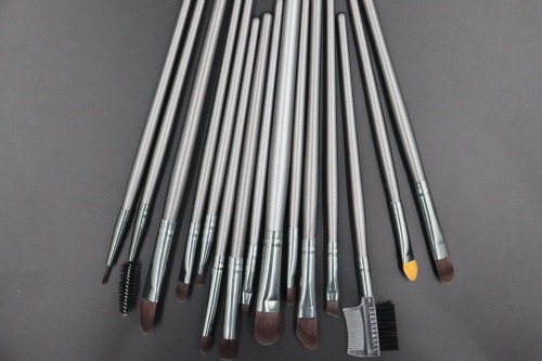 M2201 Silver Handle Makeup Artist Professional Makeup Brush Set