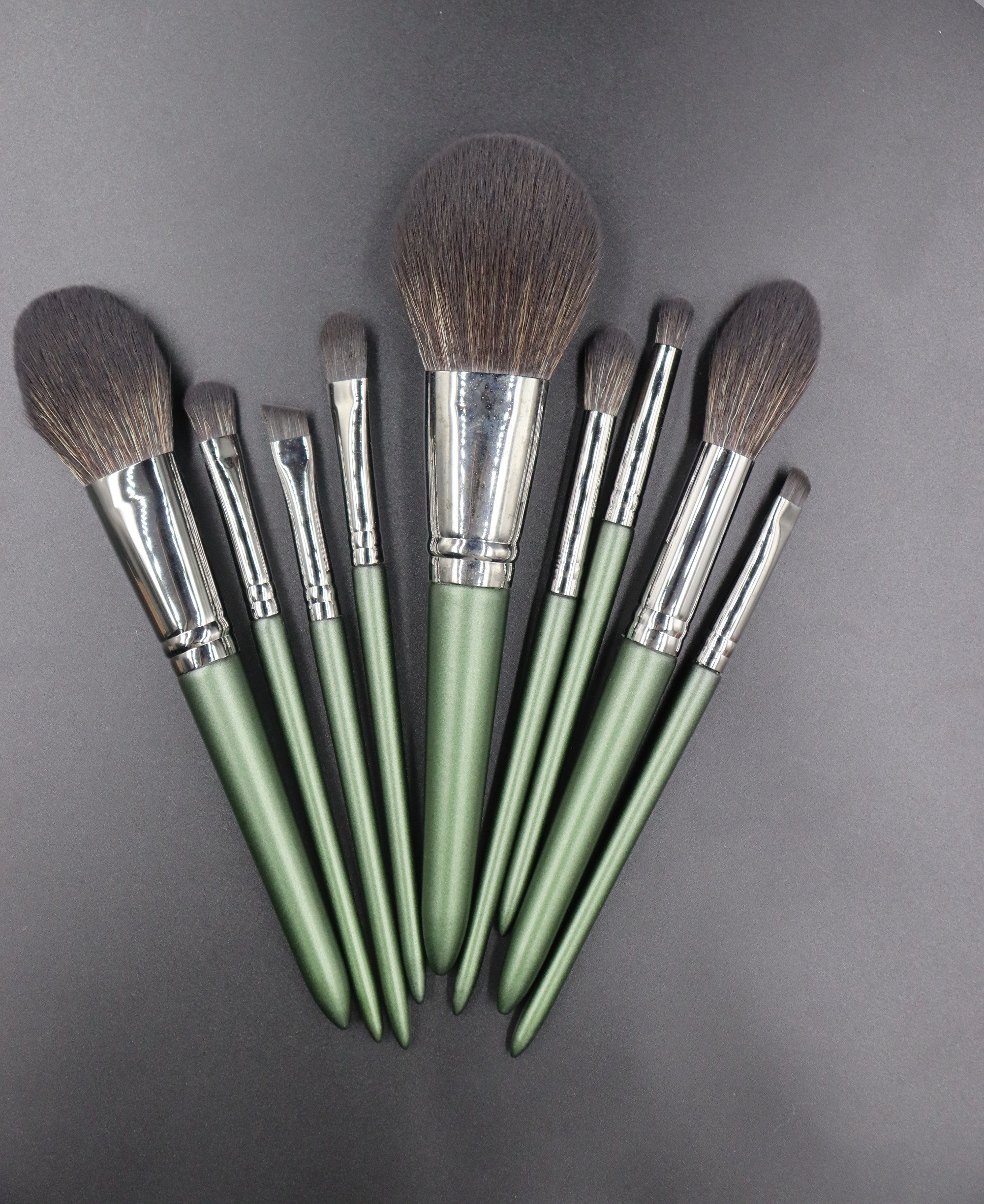 M902 Tan Hair Silver Feerules Green Handle Makeup Brush Set