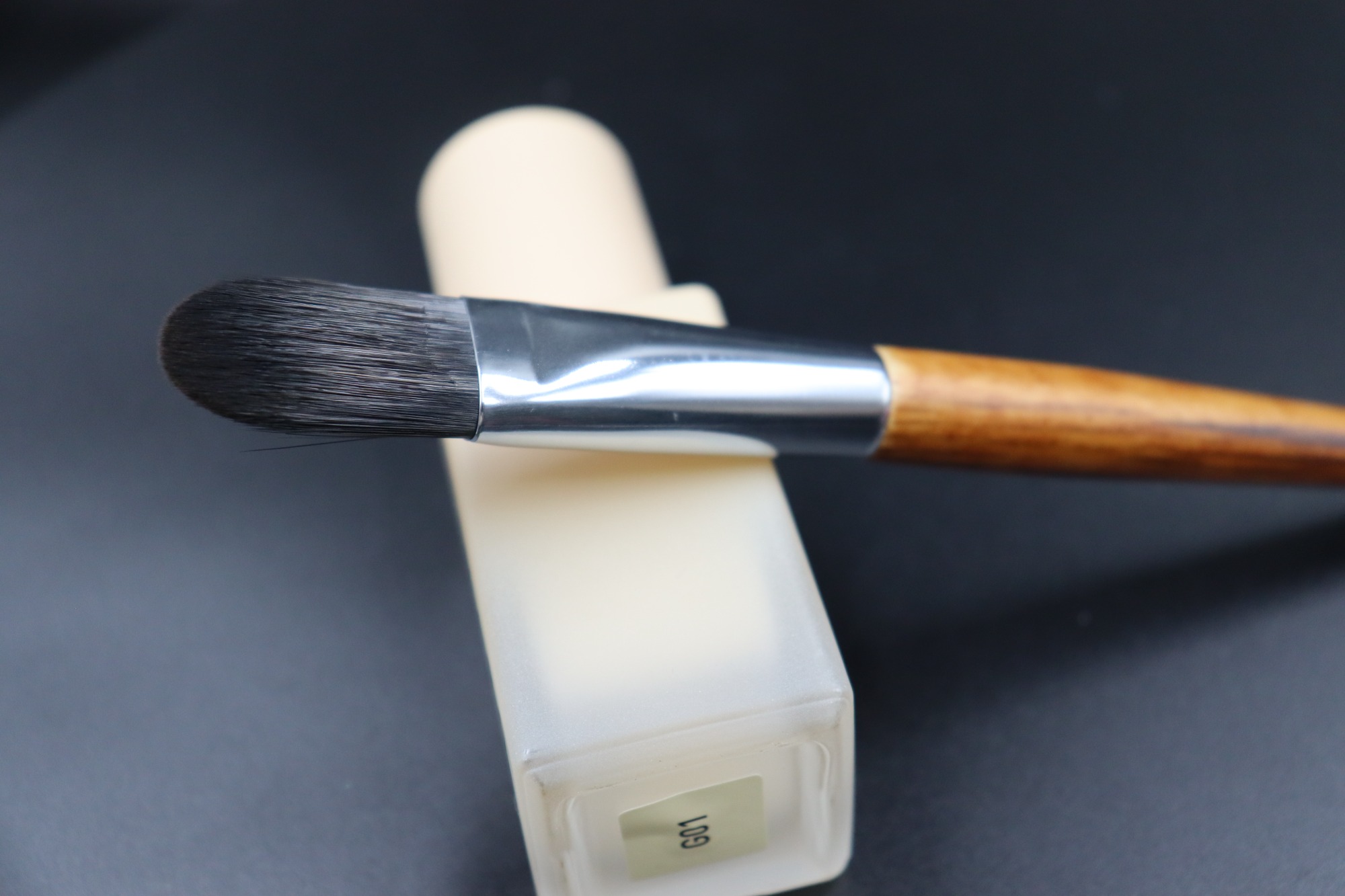 M802 Taupe Hair Native Wooden Handle Makeup Brush Set