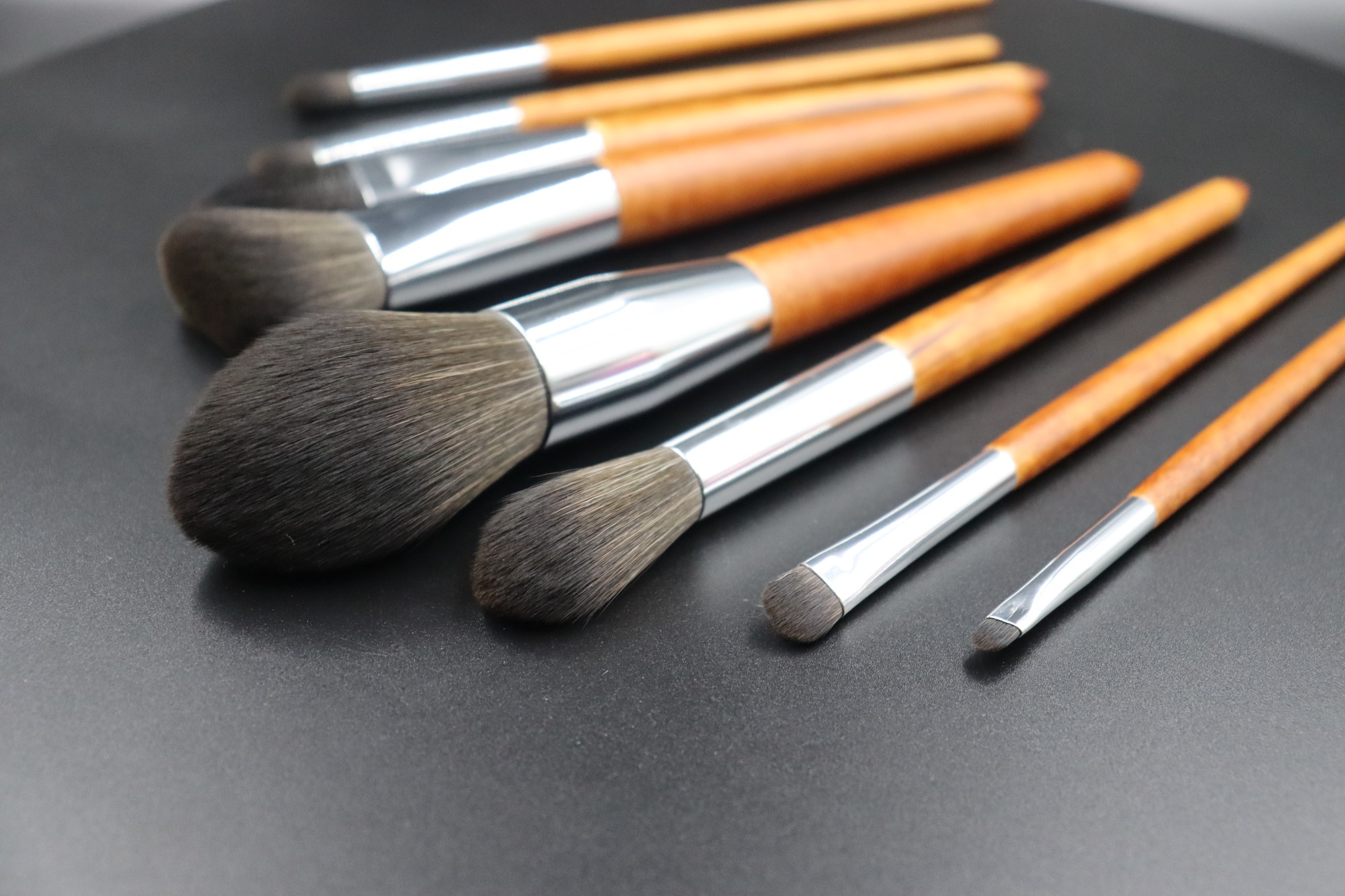 M802 Taupe Hair Native Wooden Handle Makeup Brush Set
