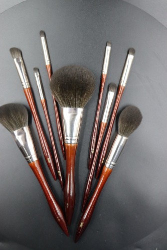 M904 Gray Gradient Hair Xiaoman Waist Maroon Handle Makeup Brush Set