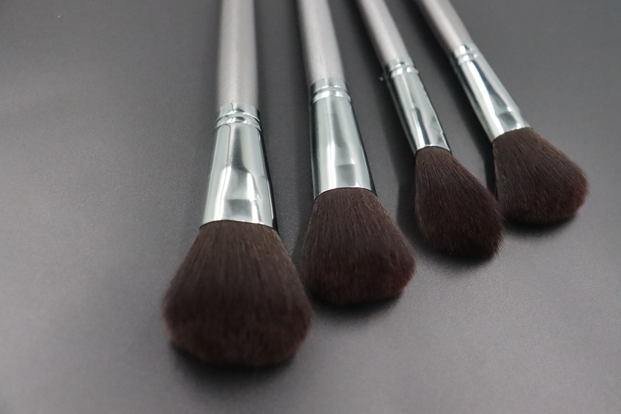 M2201 Silver Handle Makeup Artist Professional Makeup Brush Set