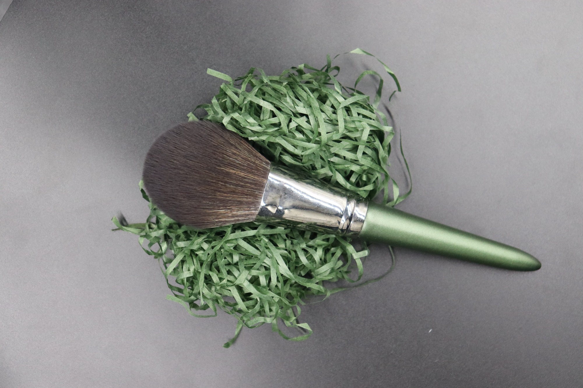 M902 Tan Hair Silver Feerules Green Handle Makeup Brush Set