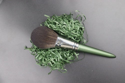 M902 Tan Hair Silver Feerules Green Handle Makeup Brush Set