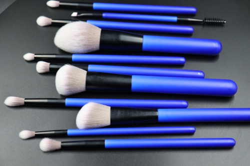 M1105 White Gray Hair Black Tube Dark Blue Handle Makeup Brush Set