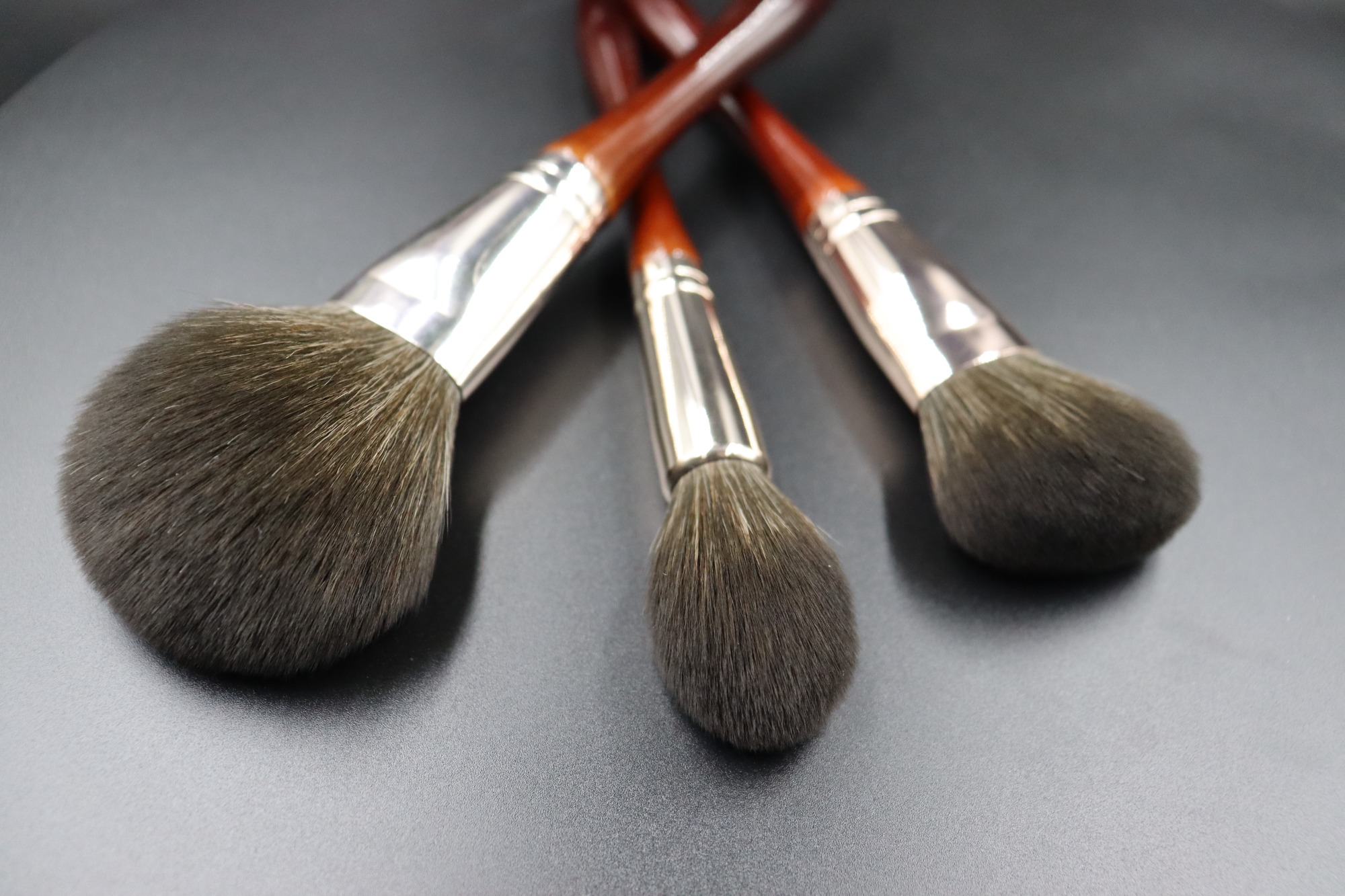 M904 Gray Gradient Hair Xiaoman Waist Maroon Handle Makeup Brush Set