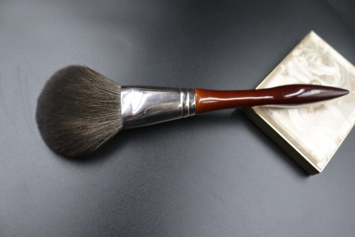 M904 Gray Gradient Hair Xiaoman Waist Maroon Handle Makeup Brush Set