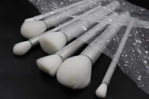 M705 White hair silver star handle