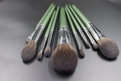 M902 Tan Hair Silver Feerules Green Handle Makeup Brush Set
