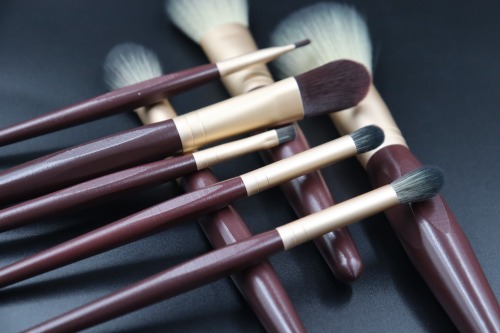 M801 White-green gradient hairy red-brown handle